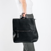 Backpack με εξωτερική τσέπη και ασημί λεπτομέρειες ΜΑΥΡΟ