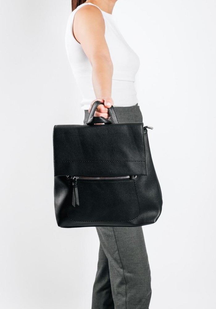 Backpack με εξωτερική τσέπη και ασημί λεπτομέρειες ΜΑΥΡΟ