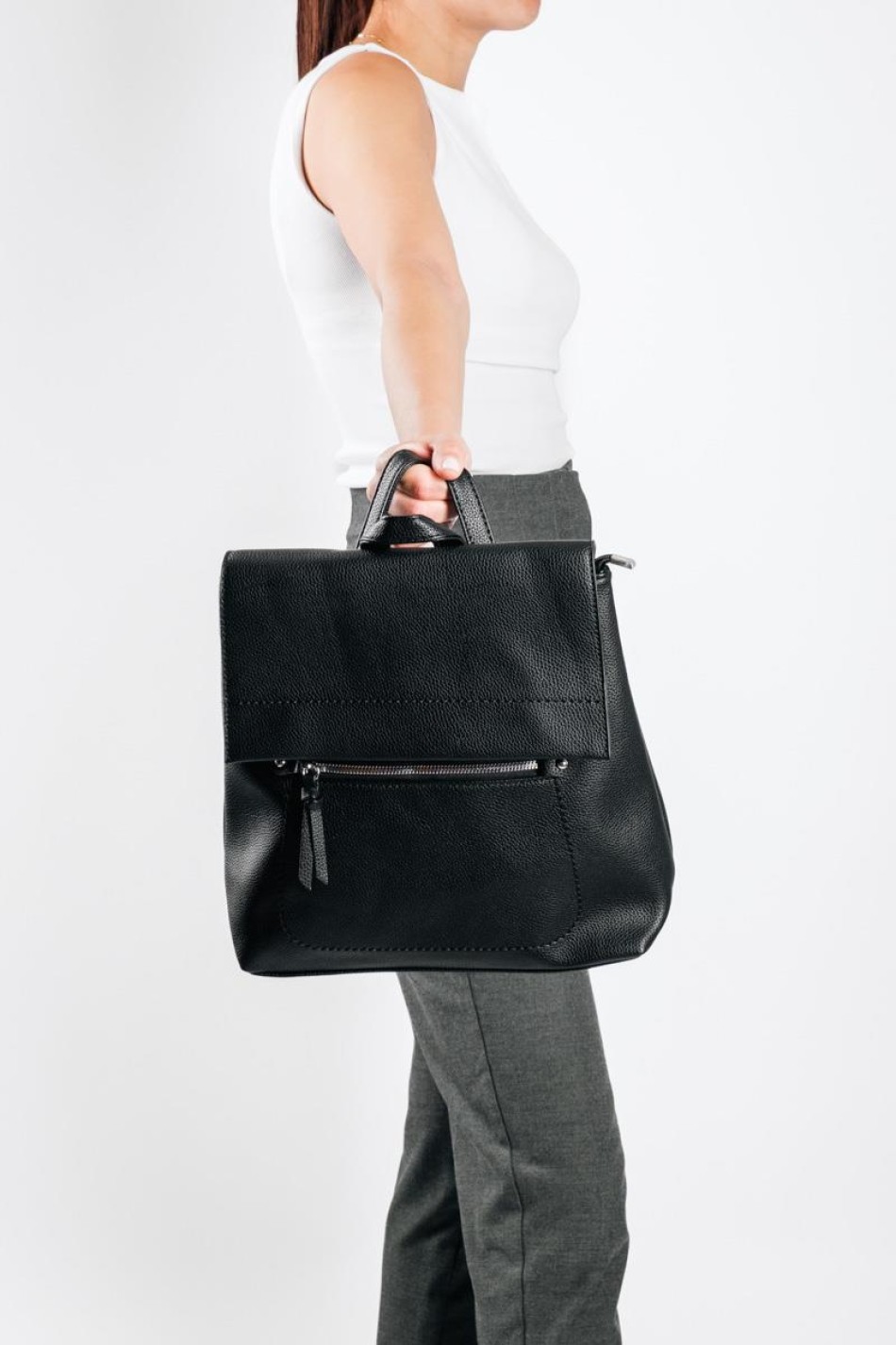 Backpack με εξωτερική τσέπη και ασημί λεπτομέρειες ΜΑΥΡΟ