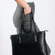 Τσάντα shopper με μεταλλικές λεπτομέρειες και επιπλέον μακρύ λουράκι εσωτερικά ΜΑΥΡΟ