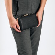 Βραδινό τσαντάκι clutch με χρυσές λεπτομέρειες και λεπτή αλυσίδα ΜΑΥΡΟ Βραδινό τσαντάκι clutch με χρυσές λεπτομέρειες και λεπτή αλυσίδα ΜΑΥΡΟ