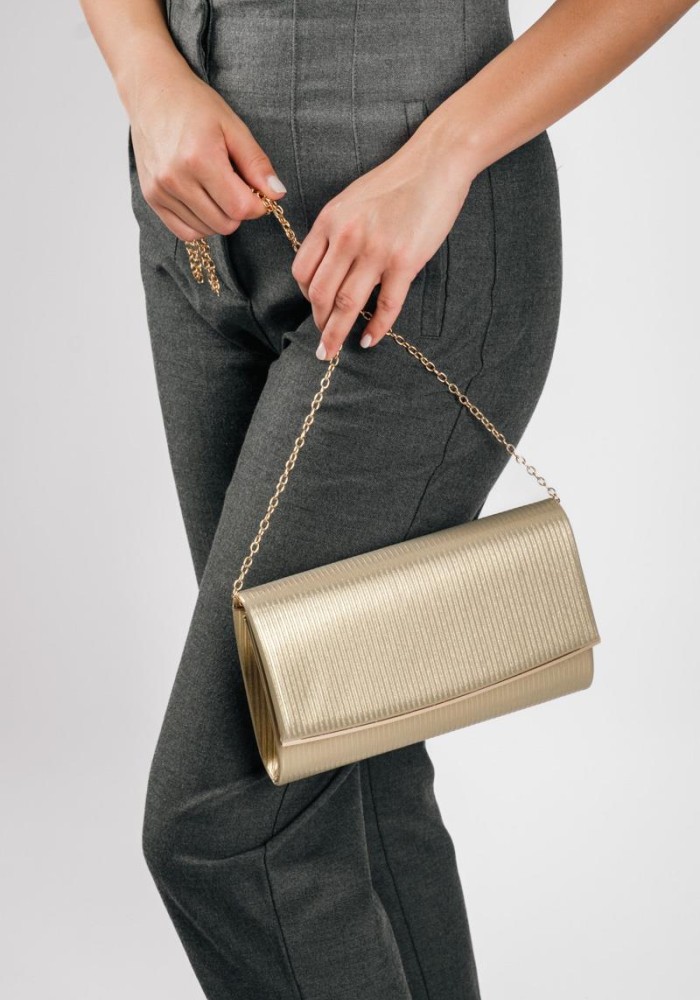 Βραδινό τσαντάκι clutch με λεπτή αλυσίδα ΧΡΥΣΟ