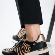 XTI Γυναικεία casual sneaker με φερμουάρ ZEBRA XTI Γυναικεία casual sneaker με φερμουάρ ZEBRA