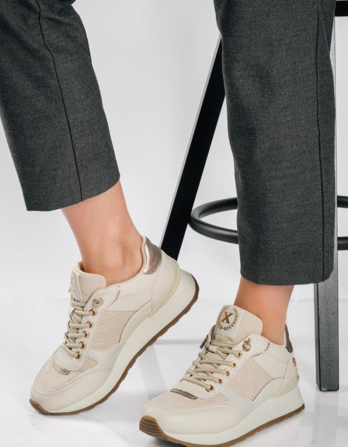 XTI Casual sneakers με ελαστικά κορδόνια ΜΠΕΖ