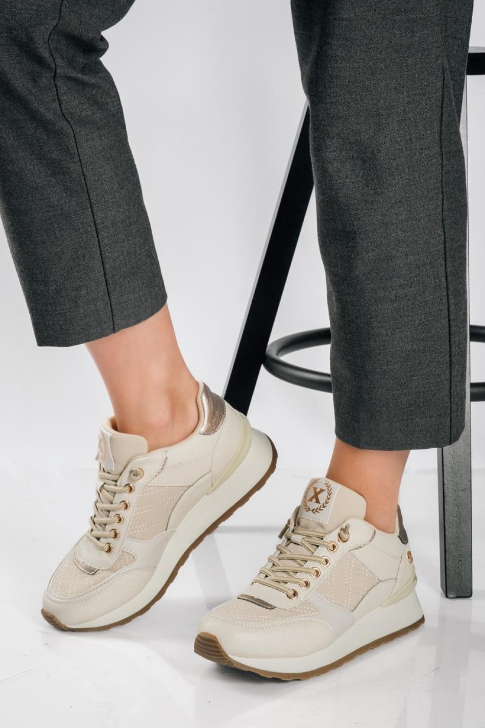 XTI Casual sneakers με ελαστικά κορδόνια ΜΠΕΖ