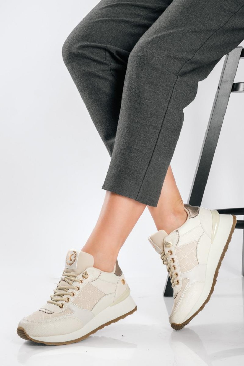XTI Casual sneakers με ελαστικά κορδόνια ΜΠΕΖ