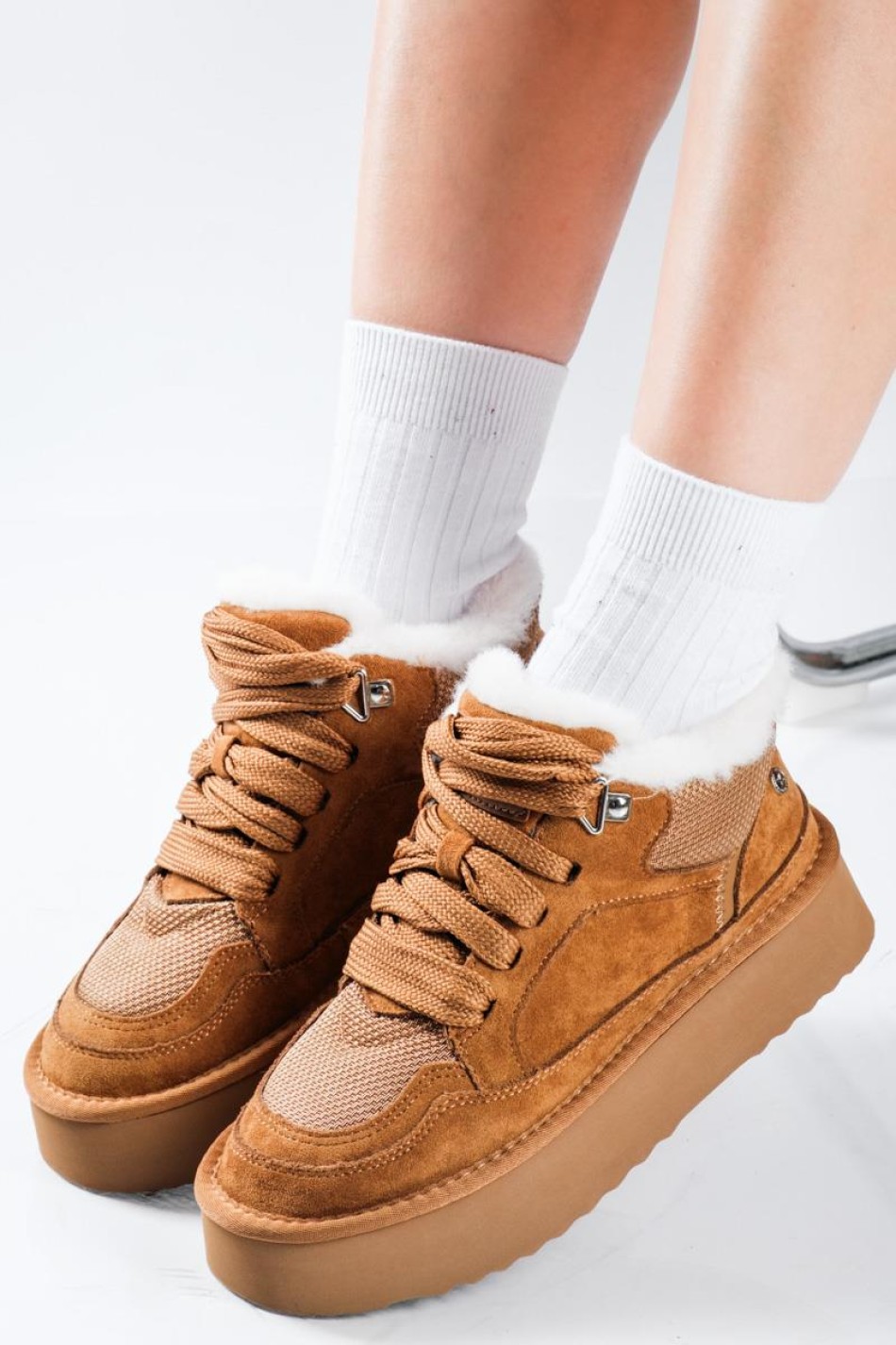 XTI sneakers suede μποτάκια με διακοσμητική γούνα στο επάνω μέρος ΤΑΜΠΑ