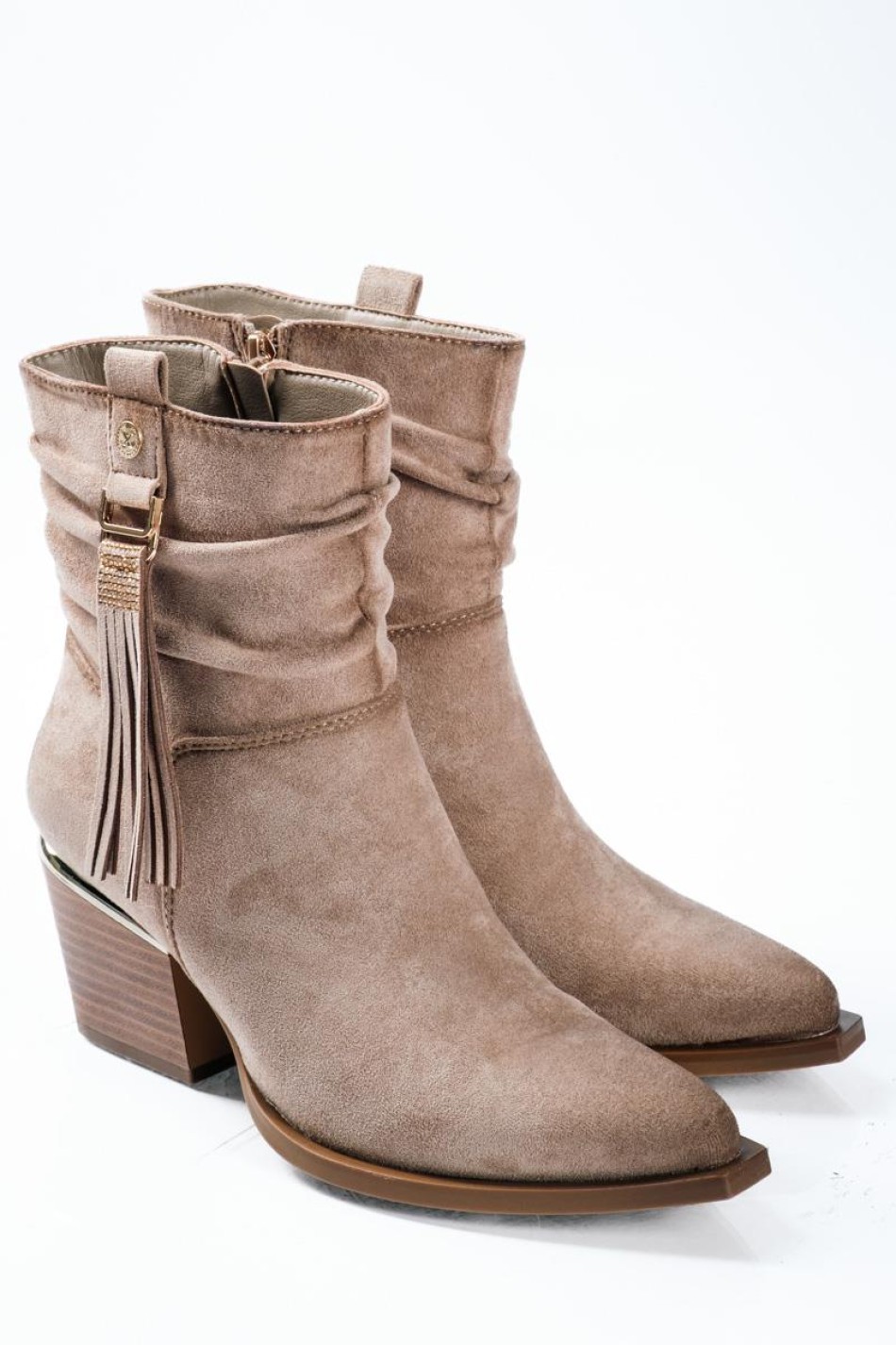 XTI suede western μποτάκια με διακοσμητικά κρόσσια ΜΠΕΖ XTI suede western μποτάκια με διακοσμητικά κρόσσια ΜΠΕΖ