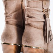 XTI suede western μποτάκια με διακοσμητικά κρόσσια ΜΠΕΖ XTI suede western μποτάκια με διακοσμητικά κρόσσια ΜΠΕΖ