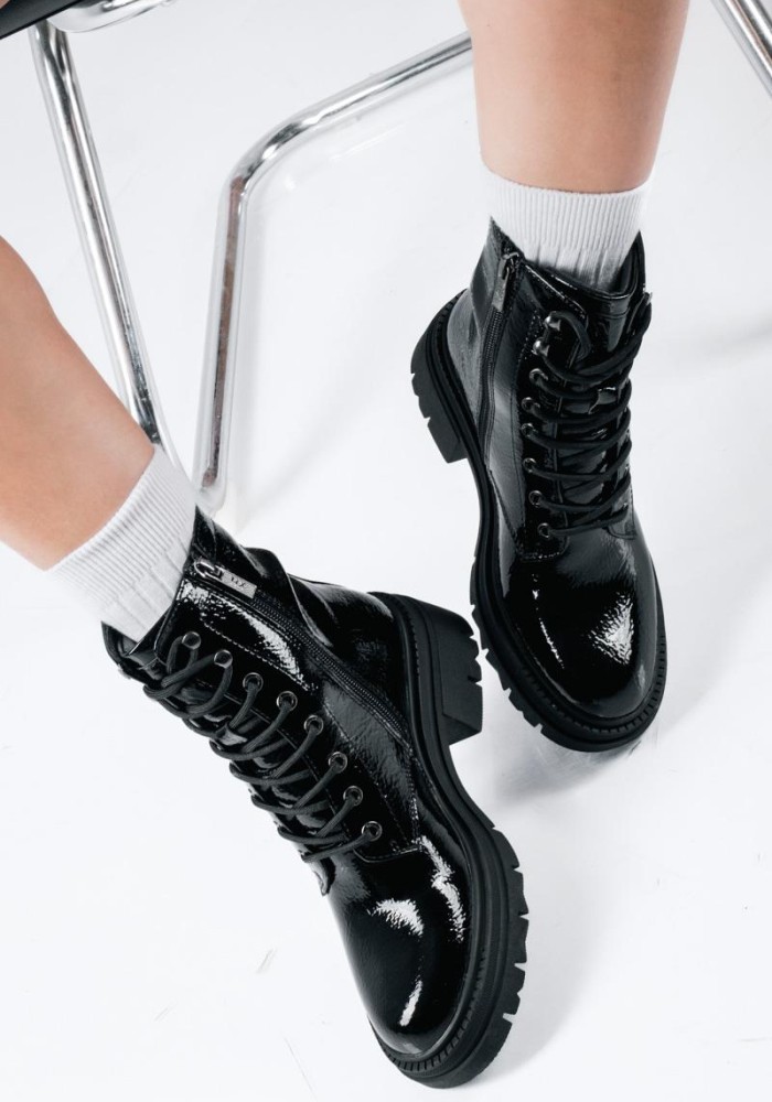 XTI combat boots λουστρίνι με κορδόνια και φερμουάρ ΜΑΥΡΟ