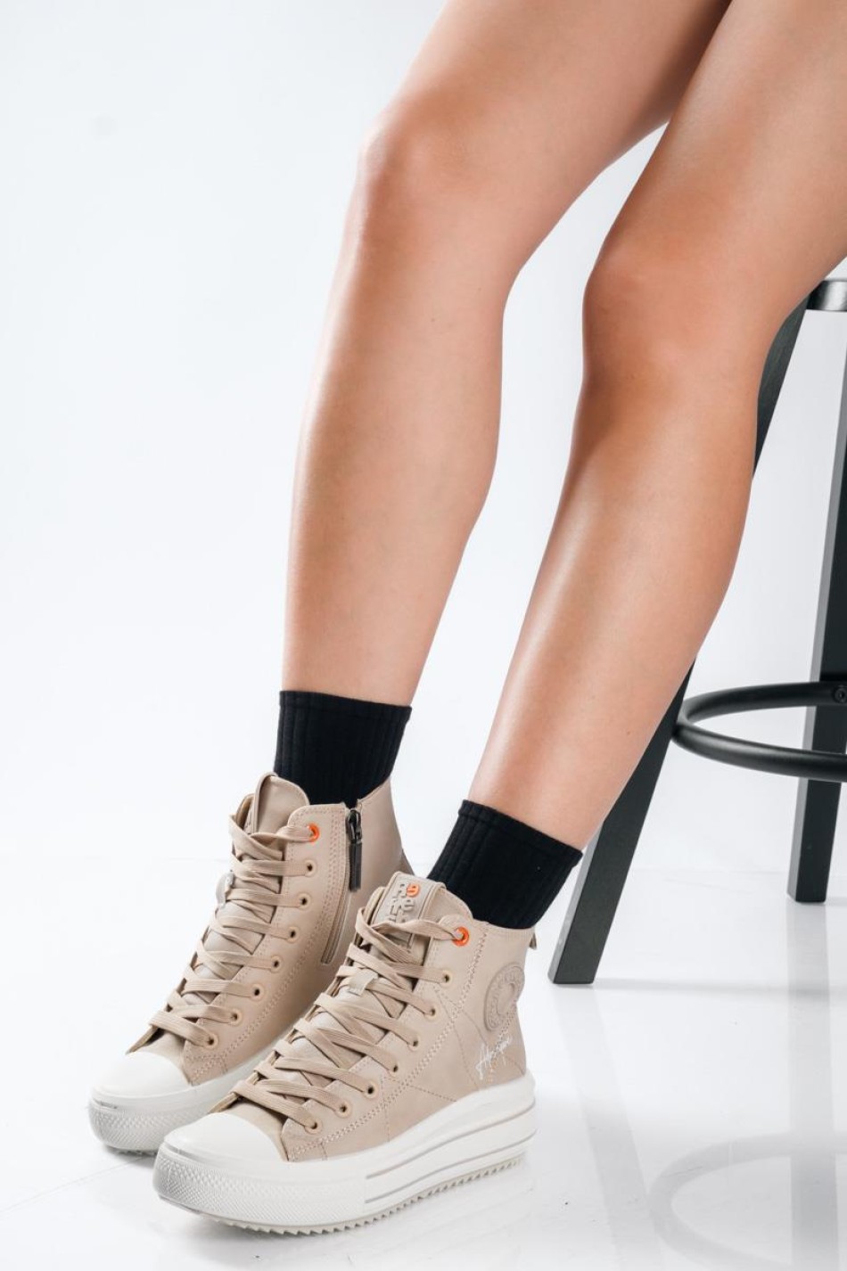 REFRESH sneakers μποτάκια με chunky σόλα και φερμουάρ ΜΠΕΖ REFRESH sneakers μποτάκια με chunky σόλα και φερμουάρ ΜΠΕΖ