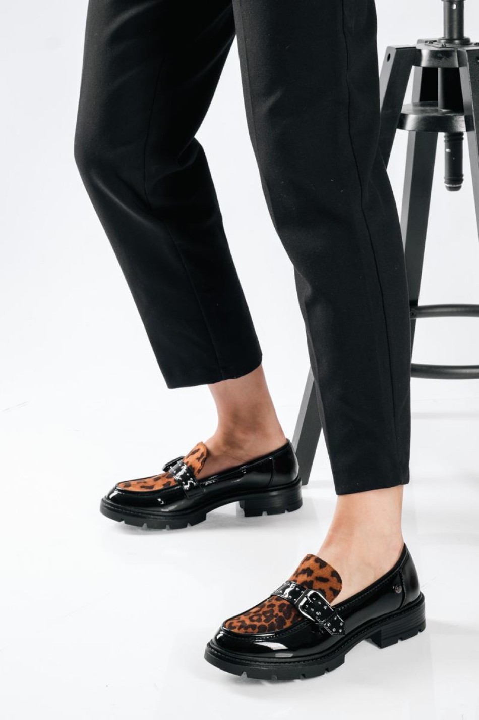Animal Print λουστρίνι loafers με διακοσμητκό ζωνάκι με τρουκς ΛΕΟΠΑΡ Animal Print λουστρίνι loafers με διακοσμητκό ζωνάκι με τρουκς ΛΕΟΠΑΡ