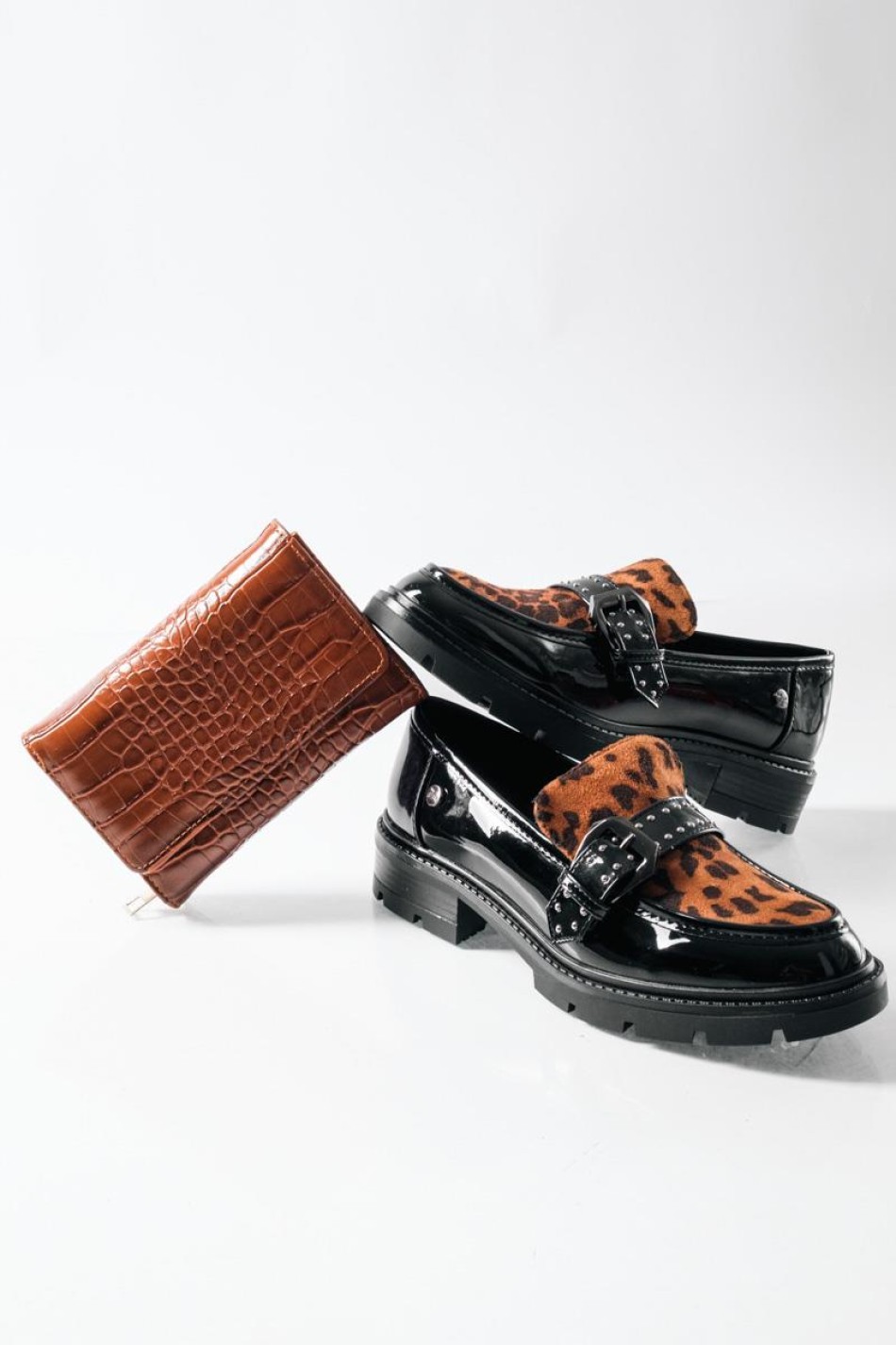 Animal Print λουστρίνι loafers με διακοσμητκό ζωνάκι με τρουκς ΛΕΟΠΑΡ Animal Print λουστρίνι loafers με διακοσμητκό ζωνάκι με τρουκς ΛΕΟΠΑΡ