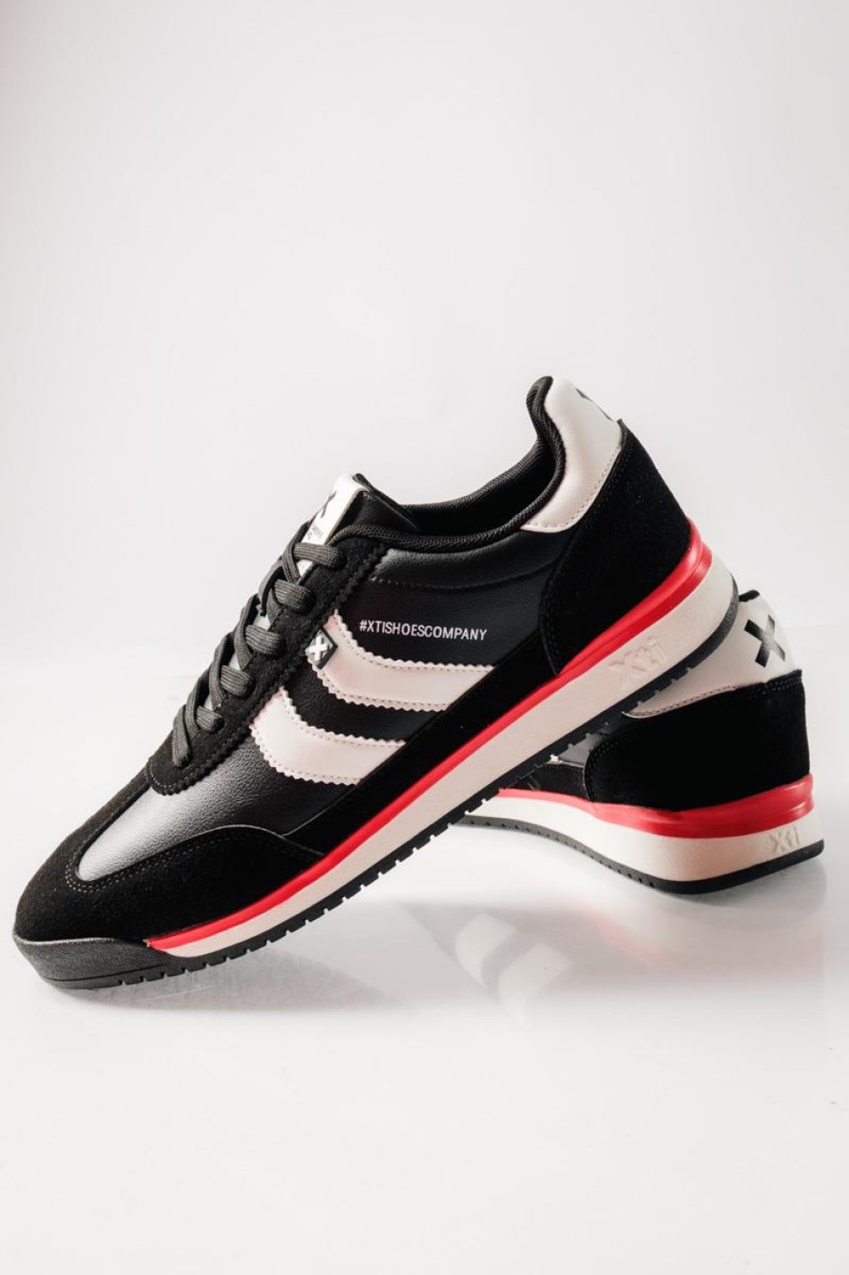 XTI Ανδρικά sneakers με χρωματική αντίθεση ΜΑΥΡΟ