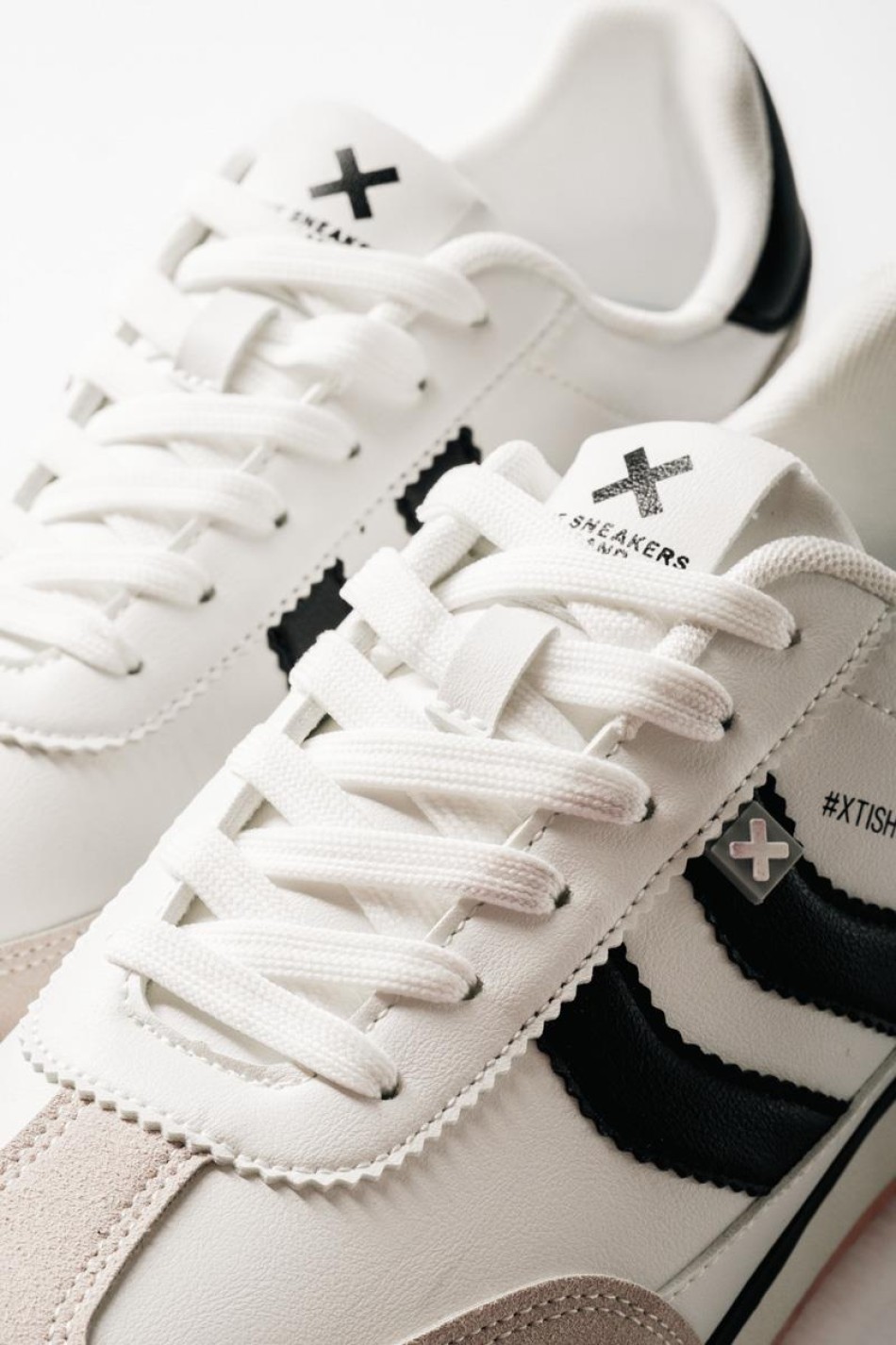 XTI Ανδρικά sneakers με χρωματική αντίθεση ΑΣΠΡΟ