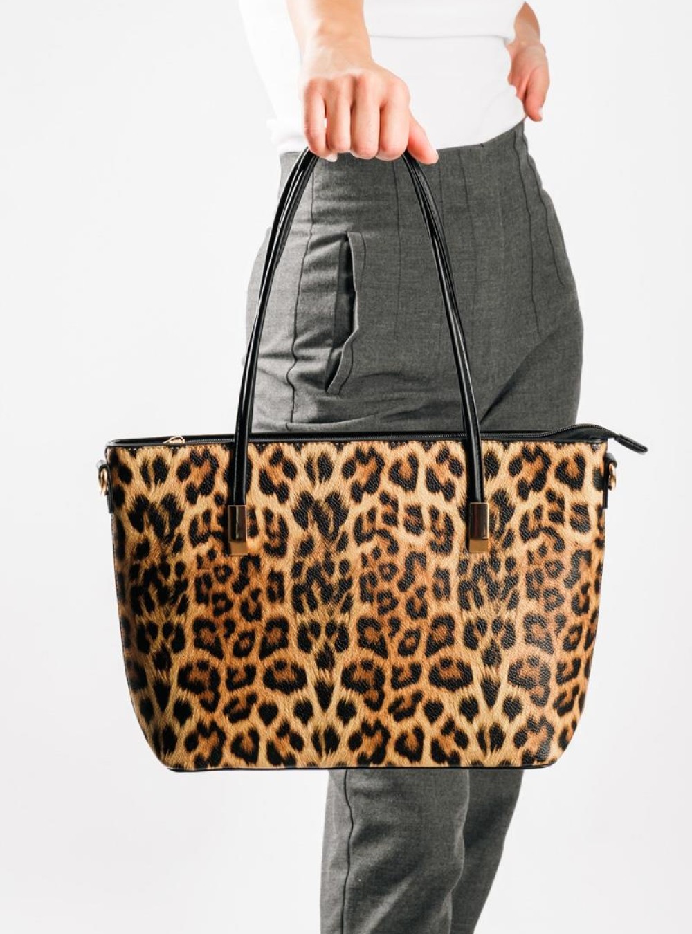 Shopping bag ώμου με animal print τύπωμα και επιπλέον λουράκι στο εσωτερικό μέρος ΛΕΟΠΑΡ Shopping bag ώμου με animal print τύπωμα και επιπλέον λουράκι στο εσωτερικό μέρος ΛΕΟΠΑΡ