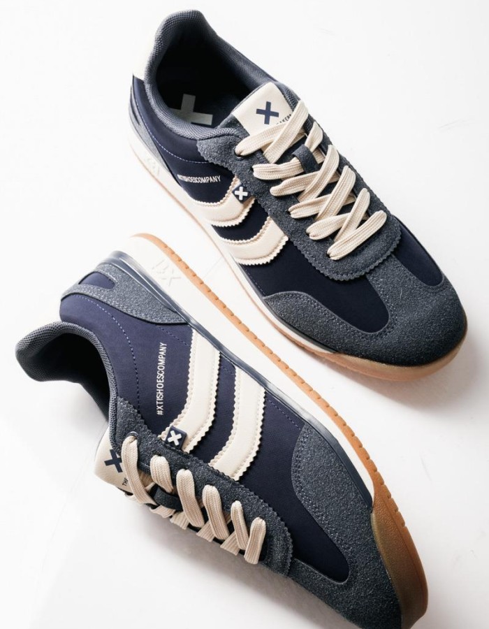 XTI Ανδρικά sneakers με ρίγες στο πλάι και λευκές λεπτομέρειες ΜΠΛΕ