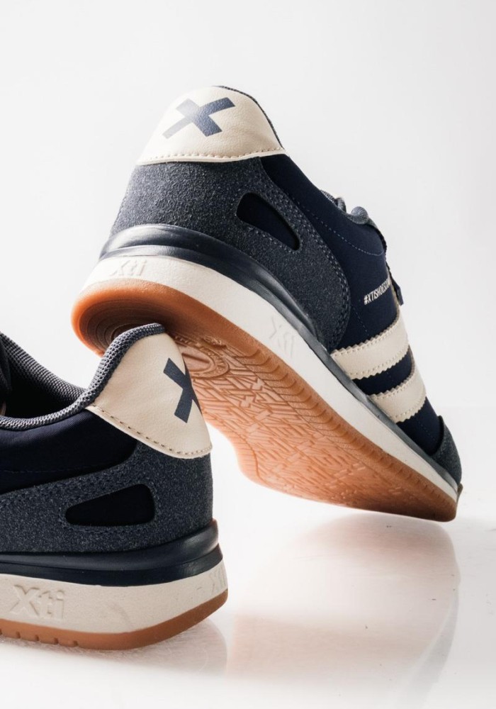 XTI Ανδρικά sneakers με ρίγες στο πλάι και λευκές λεπτομέρειες ΜΠΛΕ