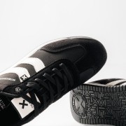XTI Ανδρικά sneakers με ρίγες στο πλάι και λευκές λεπτομέρειες ΜΑΥΡΟ