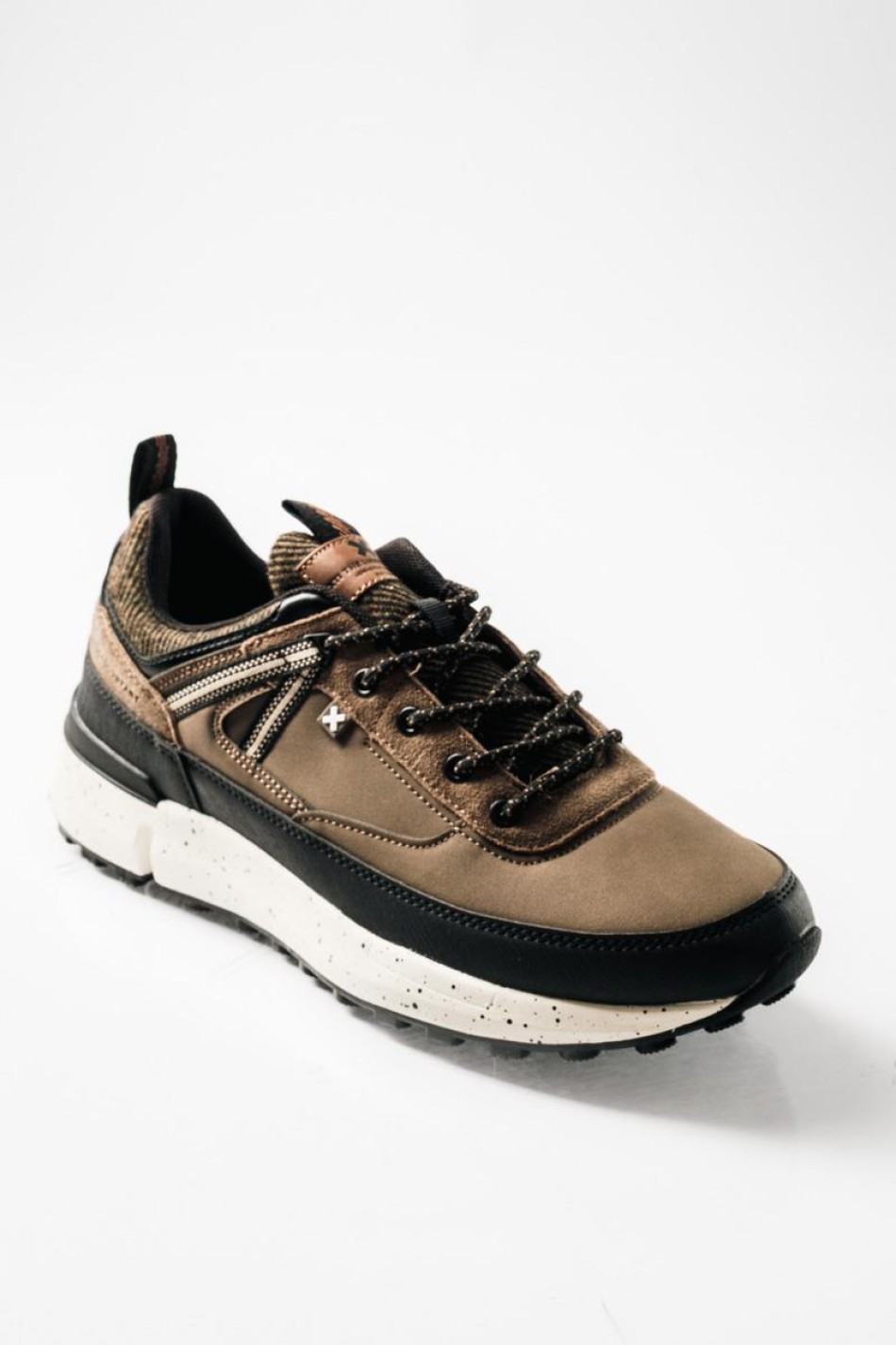XTI ανδρικό sneaker με συνδυασμό υλικών και urban στυλ ΚΑΦΕ