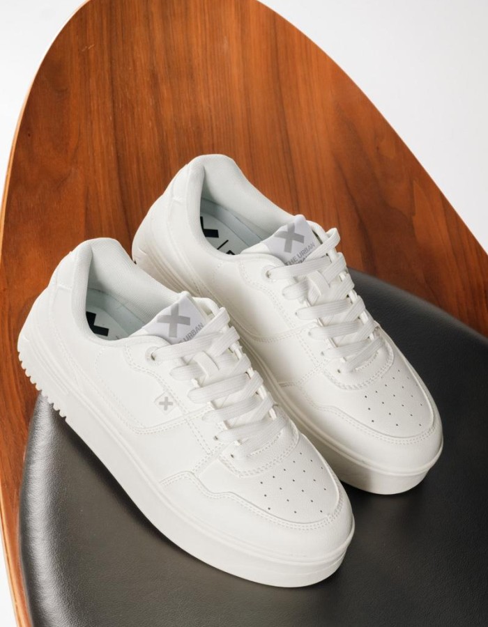 XTI Streetwear γυναικεία sneakers με κορδόνια ΑΣΠΡΟ
