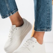 XTI Streetwear γυναικεία sneakers με κορδόνια ΑΣΠΡΟ