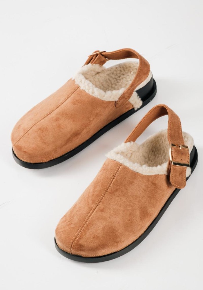 Suede clogs με εσωτερική γούνα και ρυθμιζόμενο λουράκι στο πίσω μέρος ΤΑΜΠΑ