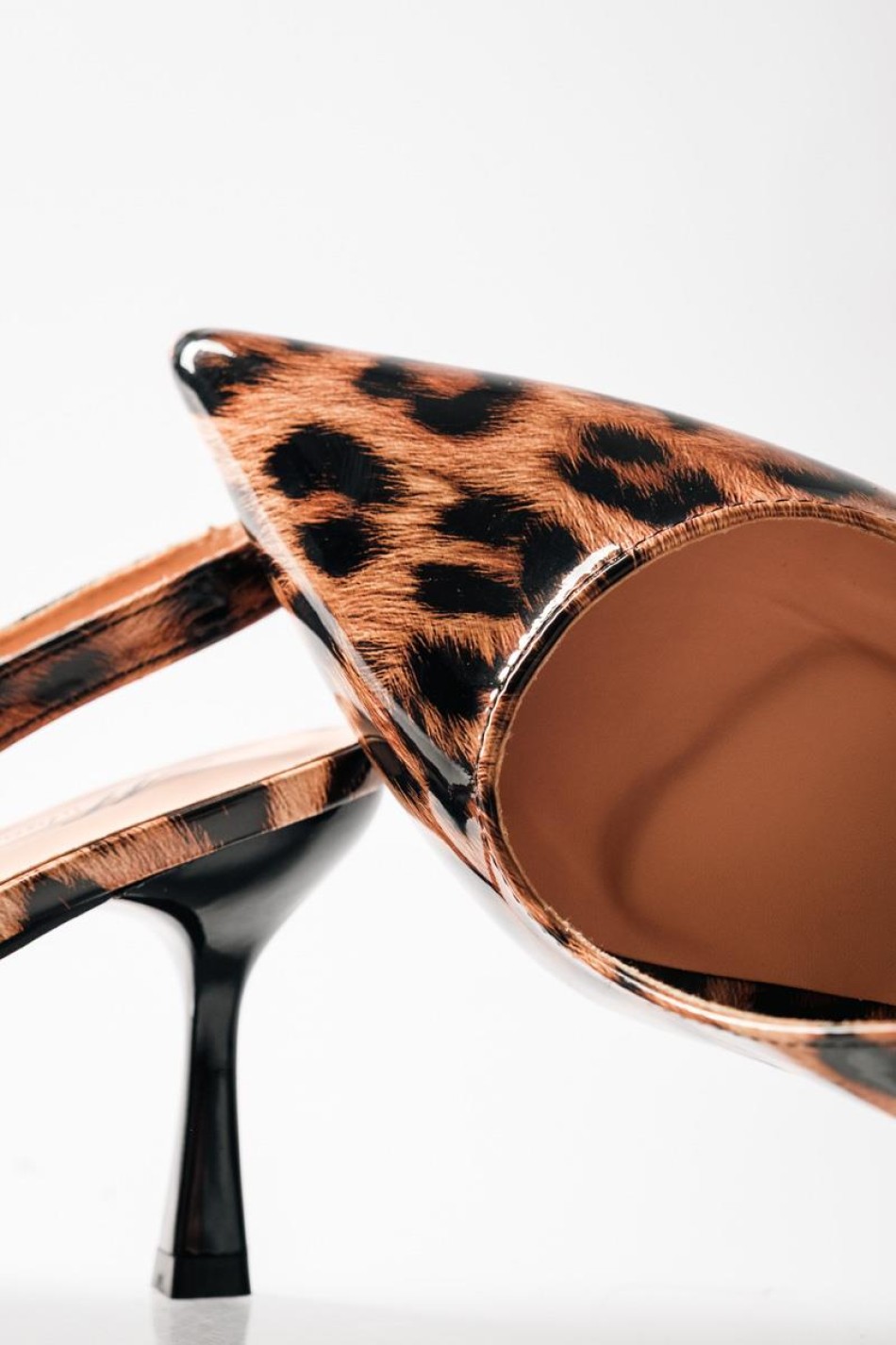 Animal Print λουστρίνι γόβες με ανοιχτή φτέρνα ΛΕΟΠΑΡ