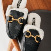 Clogs με μεταλλική αγκράφα και γούνα εσωτερικά ΜΑΥΡΟ Clogs με μεταλλική αγκράφα και γούνα εσωτερικά ΜΑΥΡΟ