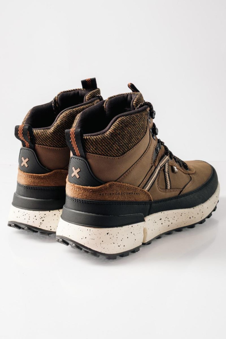 XTI Ανδρικά μποτάκια σε στυλ sneaker με κορδόνια ΚΑΦΕ
