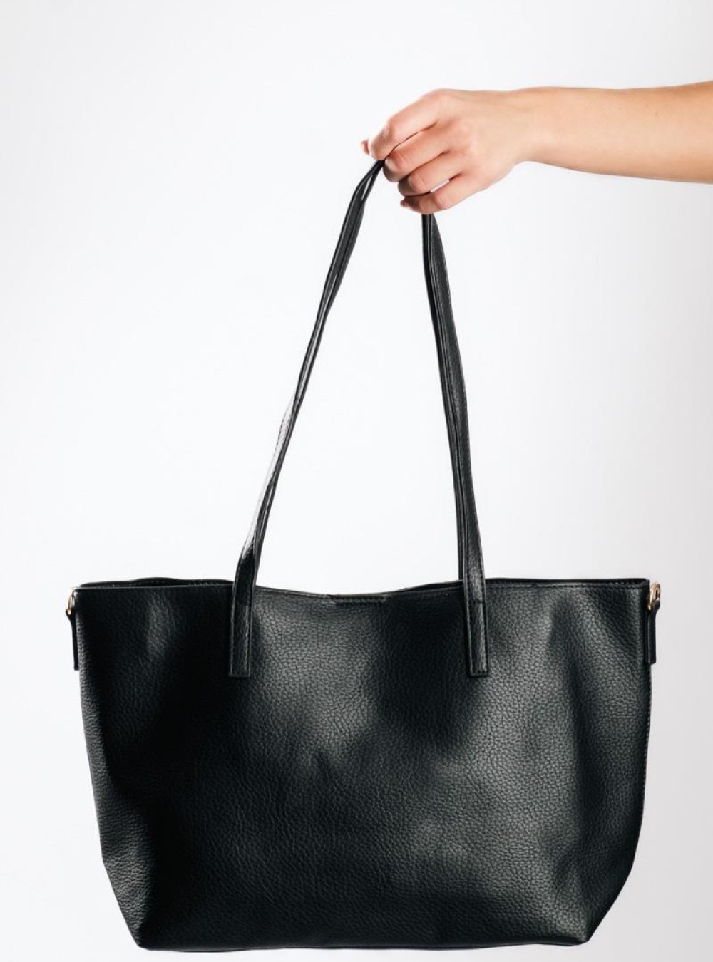 Τσάντα shopper με εσωτερικό τσαντάκι και επιπλέον μακρύ λουράκι ΜΑΥΡΟ