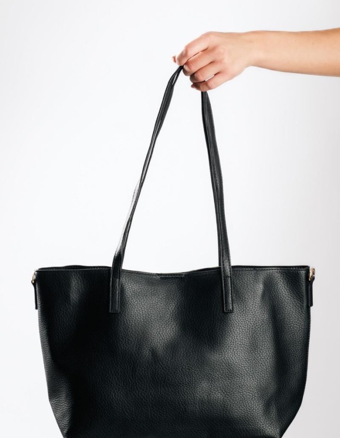 Τσάντα shopper με εσωτερικό τσαντάκι και επιπλέον μακρύ λουράκι ΜΑΥΡΟ