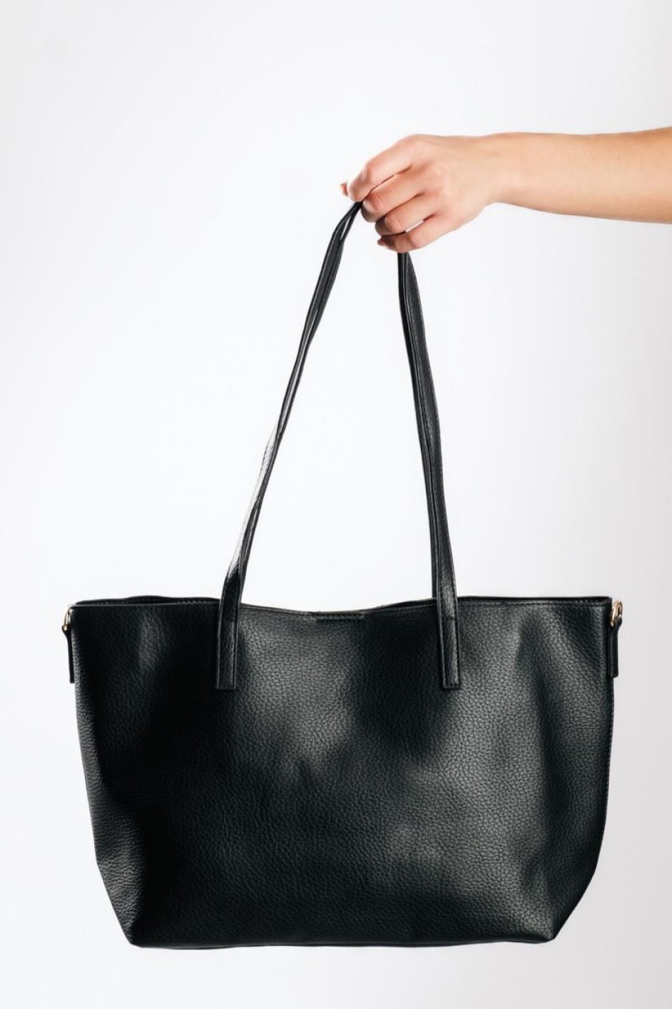 Τσάντα shopper με εσωτερικό τσαντάκι και επιπλέον μακρύ λουράκι ΜΑΥΡΟ