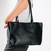 Τσάντα shopper με εσωτερικό τσαντάκι και επιπλέον μακρύ λουράκι ΜΑΥΡΟ