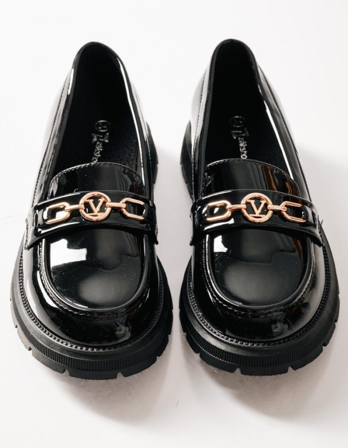 ZAK λουστρίνι loafers για κορίτσια με χρυσή αλυσίδα και τρακτερωτή σόλα ΜΑΥΡΟ