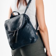 Backpack με μαγνητικό κούμπωμα και διακοσμητικά κρόσια ΜΠΛΕ