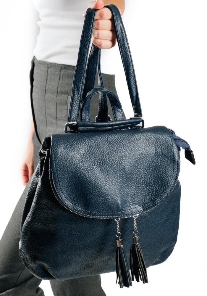 Backpack με μαγνητικό κούμπωμα και διακοσμητικά κρόσια ΜΠΛΕ