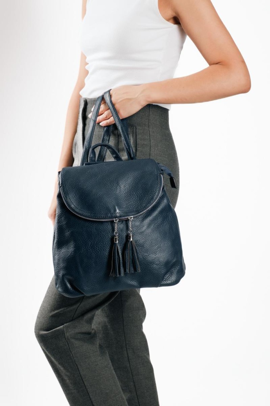 Backpack με μαγνητικό κούμπωμα και διακοσμητικά κρόσια ΜΠΛΕ