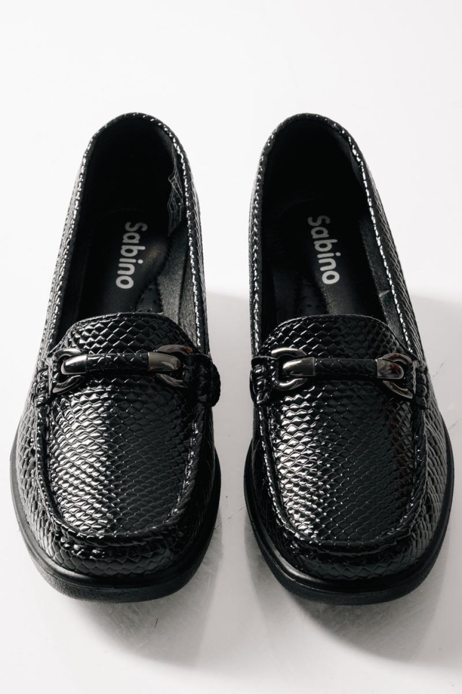SABINO Comfort με κροκό σχέδιο και διακοσμητική μεταλλική αγκράφα ΜΑΥΡΟ