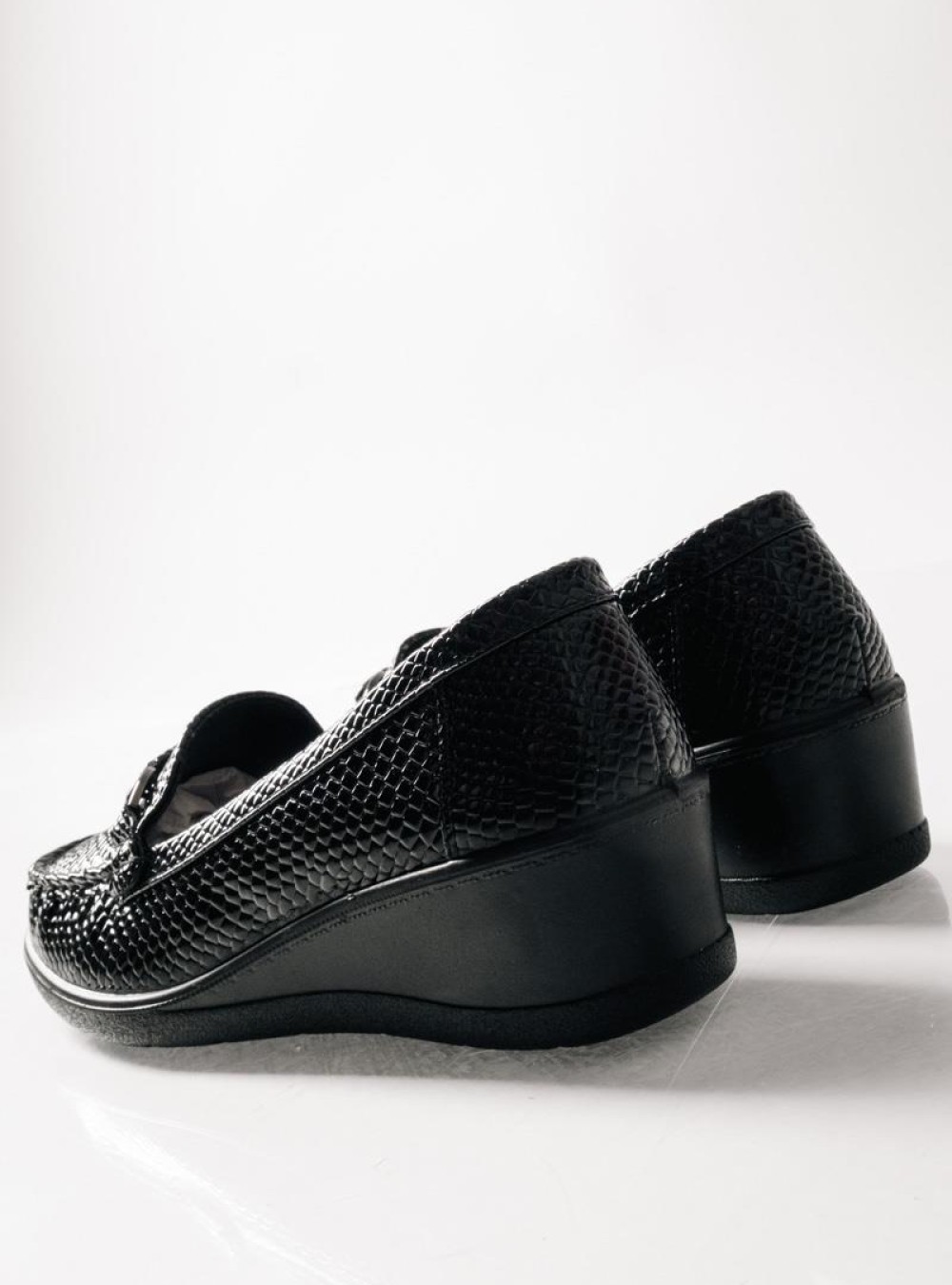 SABINO Comfort με κροκό σχέδιο και διακοσμητική μεταλλική αγκράφα ΜΑΥΡΟ