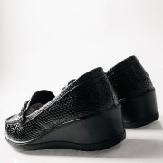 SABINO Comfort με κροκό σχέδιο και διακοσμητική μεταλλική αγκράφα ΜΑΥΡΟ