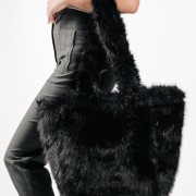 Oversized χειμερινή τσάντα ώμου με λεοπάρ επένδυση εσωτερικά ΜΑΥΡΟ
