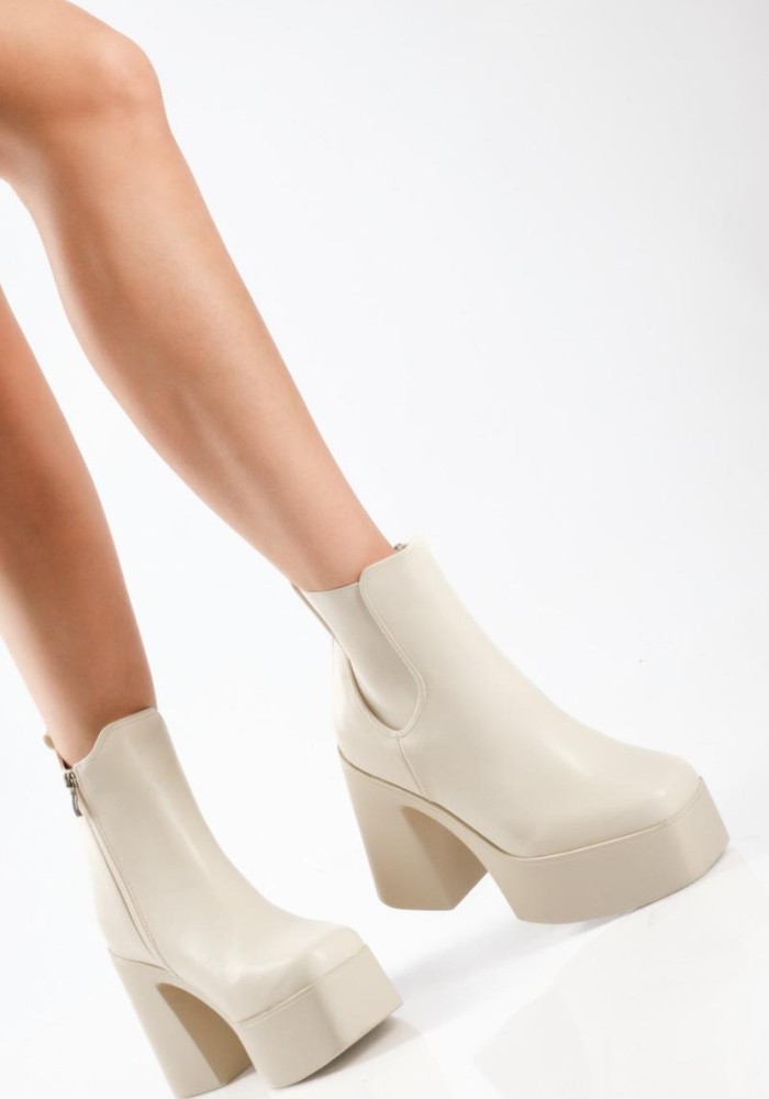 Δίσολα ankle boots με χοντρό τακούνι και λάστιχο στο πλάι ΜΠΕΖ