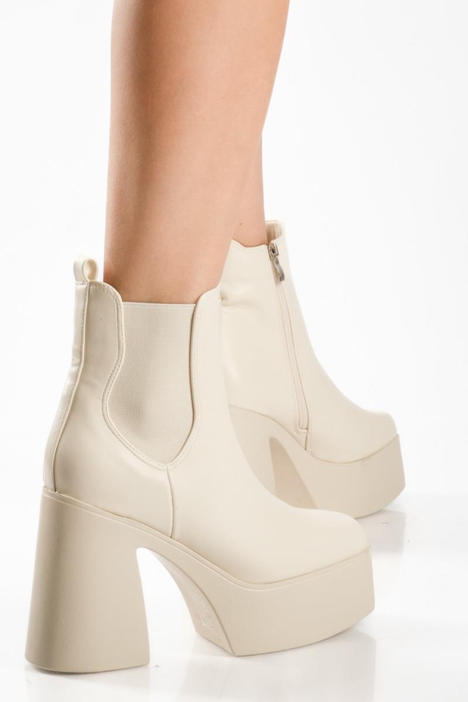 Δίσολα ankle boots με χοντρό τακούνι και λάστιχο στο πλάι ΜΠΕΖ
