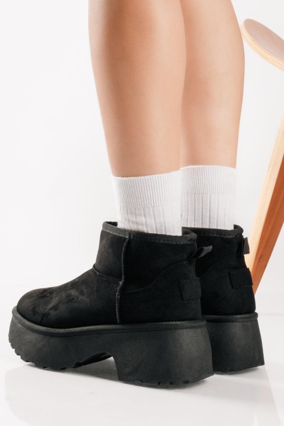 Chunky suede μποτάκια με γούνα και ιδιαίτερο τακούνι ΜΑΥΡΟ Chunky suede μποτάκια με γούνα και ιδιαίτερο τακούνι ΜΑΥΡΟ