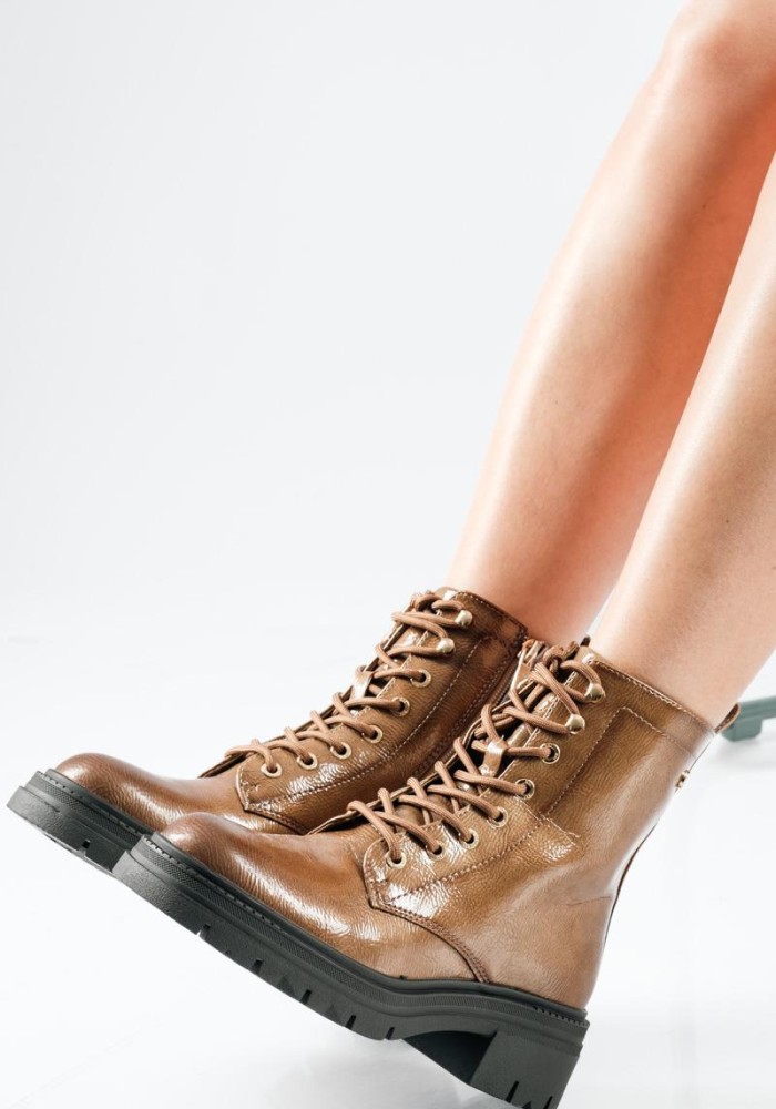 XTI combat boots λουστρίνι με κορδόνια και φερμουάρ ΤΑΜΠΑ