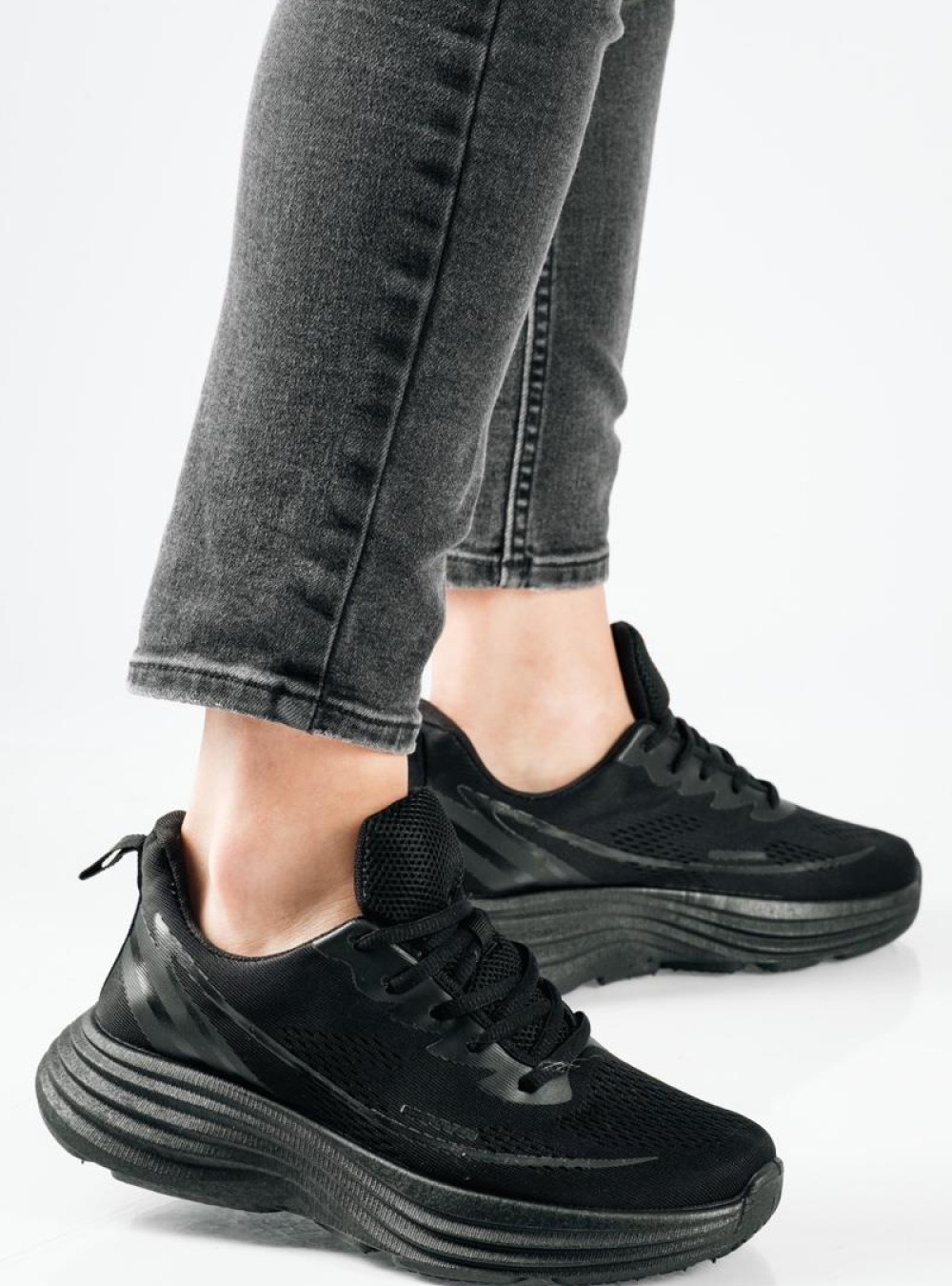 Running sneakers δίσολα σε απλή γραμμή ΜΑΥΡΟ Running sneakers δίσολα σε απλή γραμμή ΜΑΥΡΟ