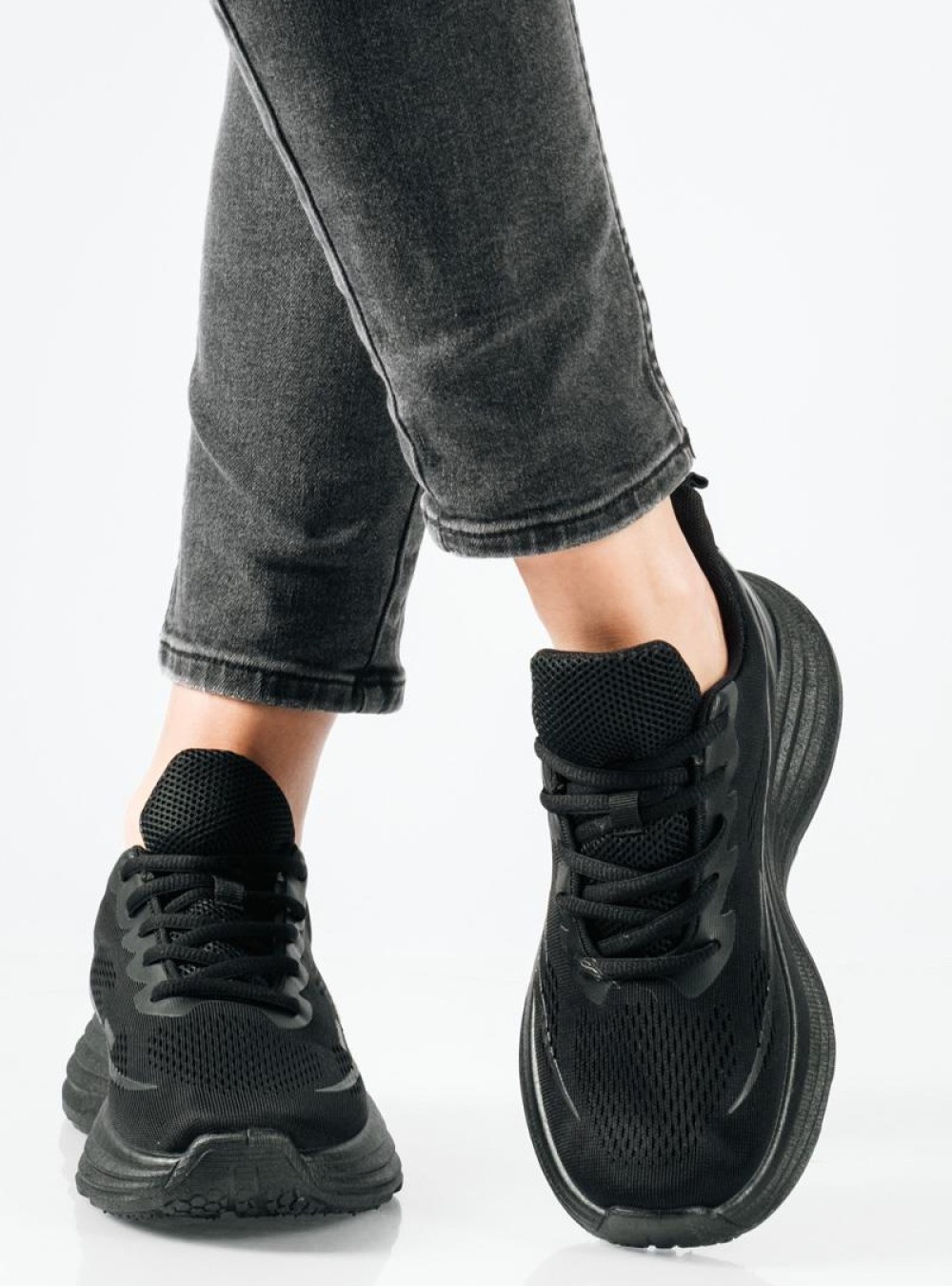 Running sneakers δίσολα σε απλή γραμμή ΜΑΥΡΟ Running sneakers δίσολα σε απλή γραμμή ΜΑΥΡΟ