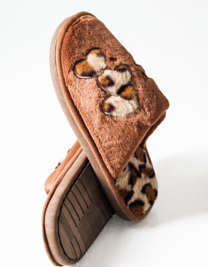 Καφέ γυναικείες παντόφλες με animal print λεπτομέρειες