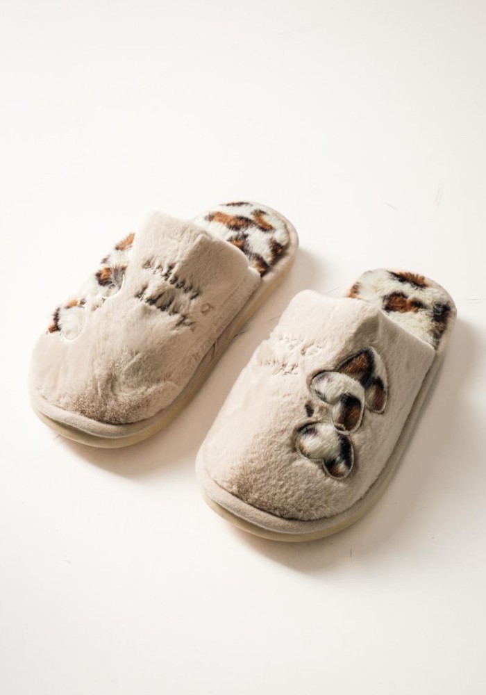 Μπεζ γυναικείες παντόφλες με animal print λεπτομέρειες